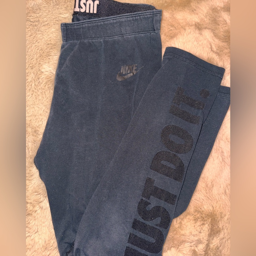 Nike black leggings with Black Logo